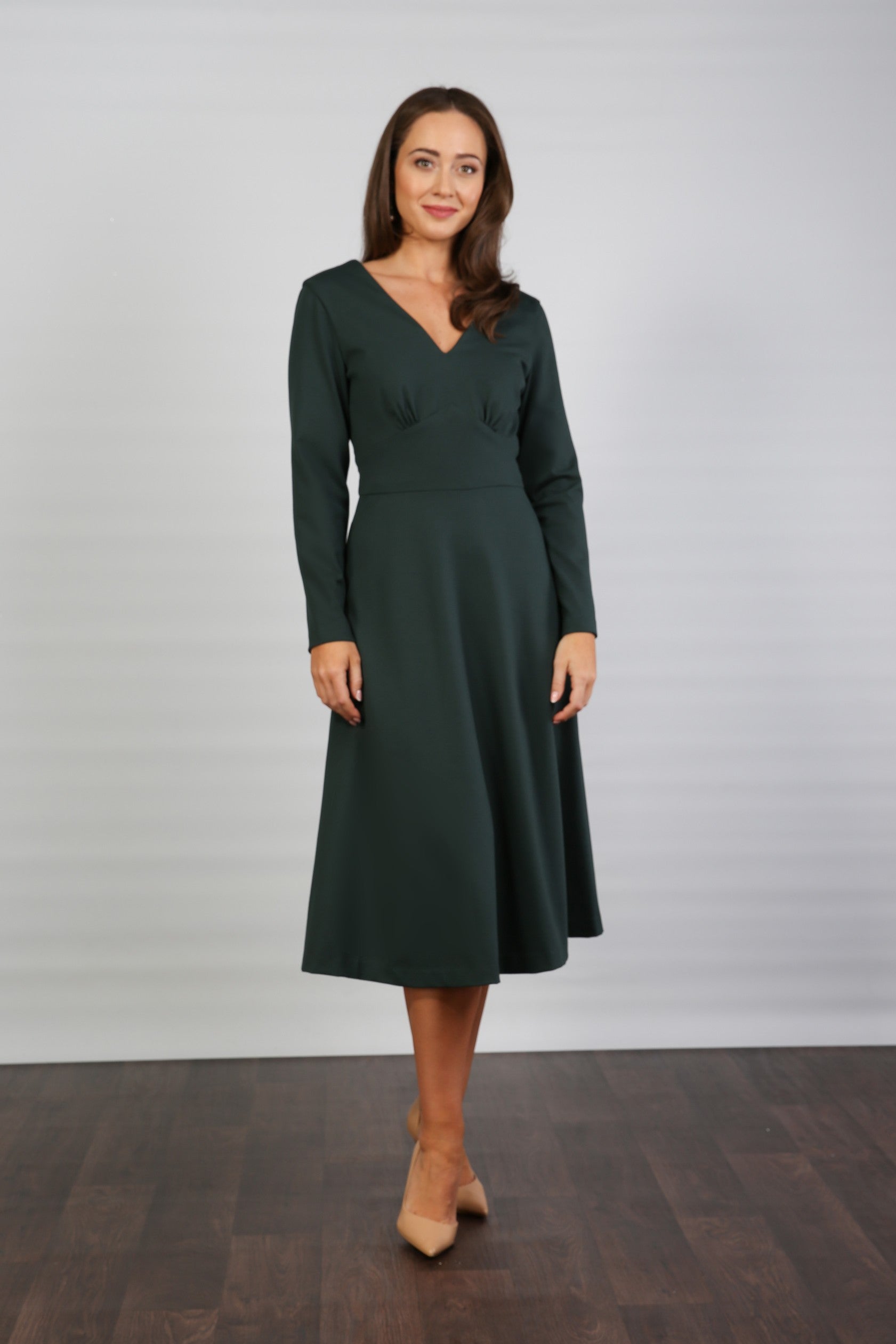 Lovett Long Sleeved Midi Dress in Dark Emerald