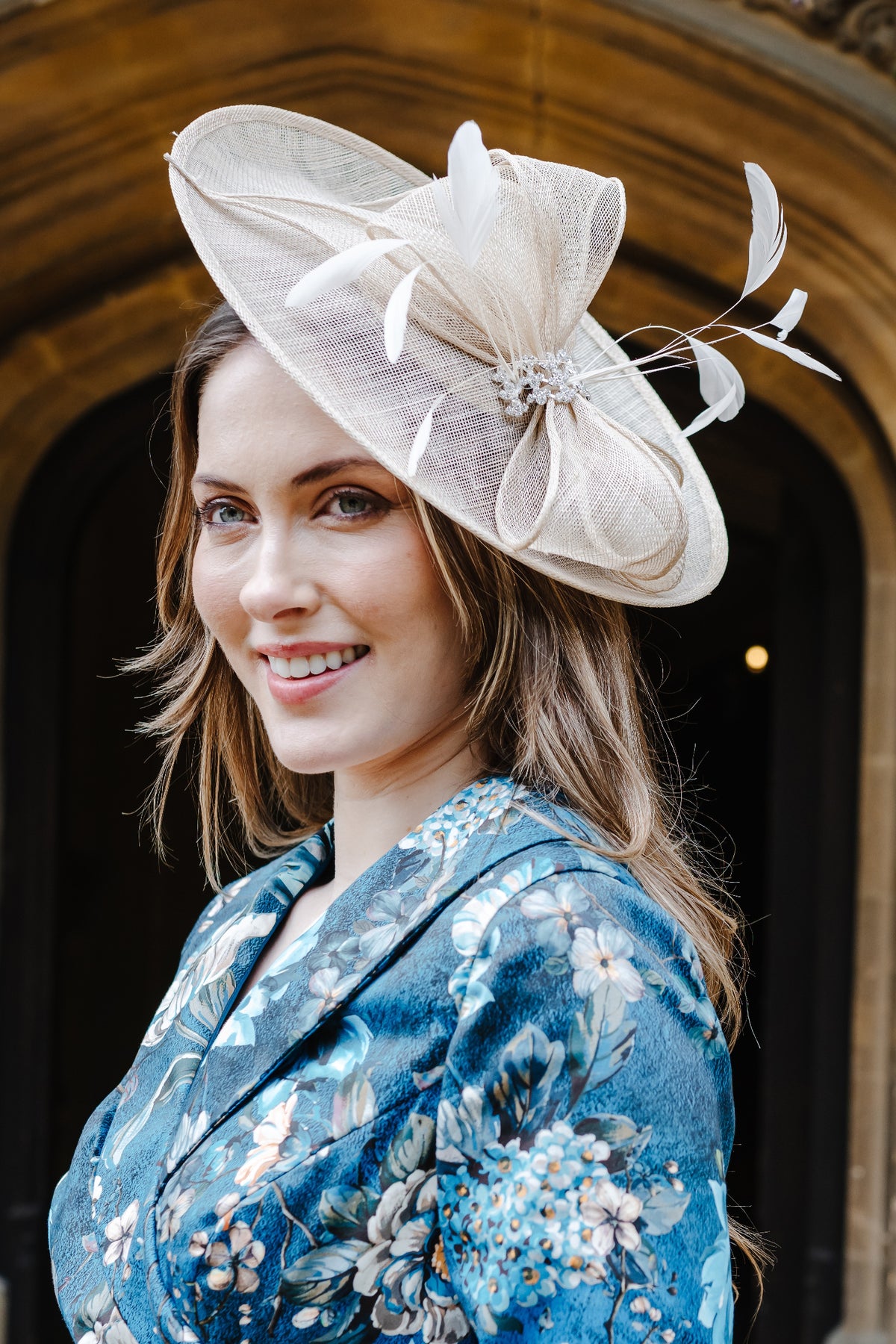 Aurora Fascinator in Golden Shadow