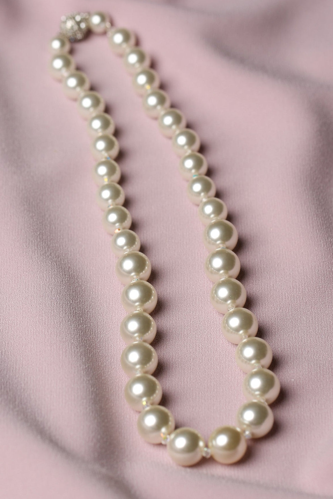 Modern Pearl and Crystal 18" Necklace in Cream and Silver