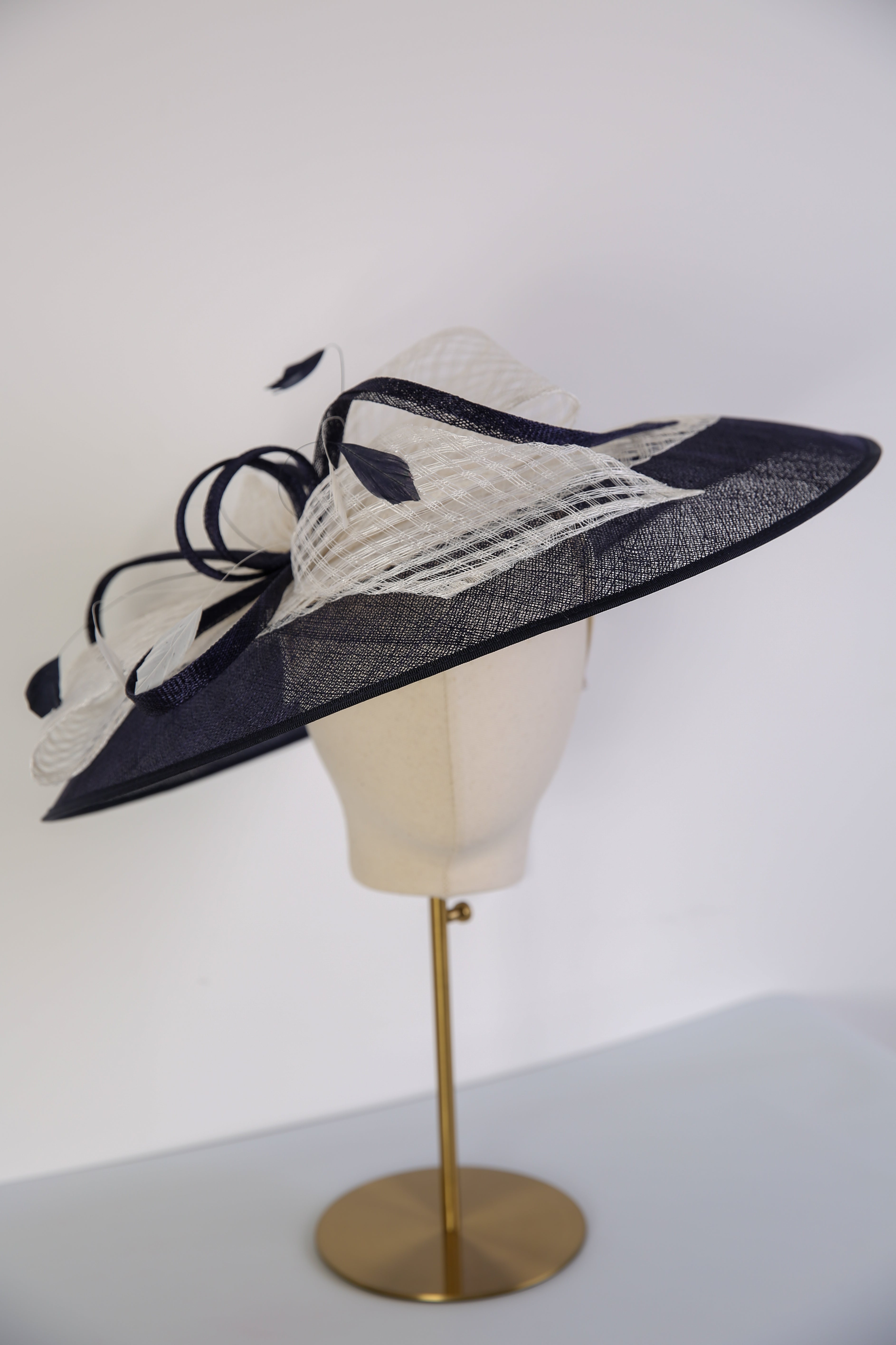 Condici Large Fascinator in Cream