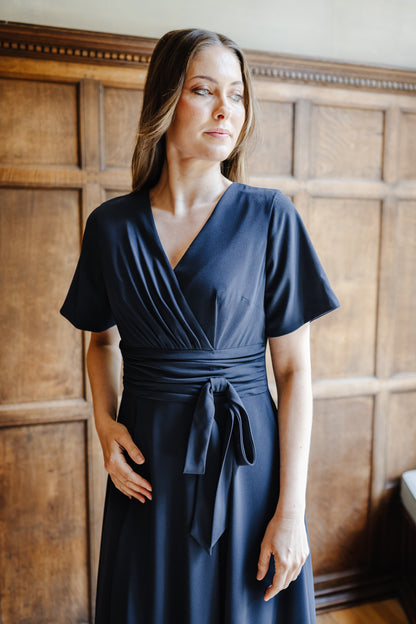 Clara Floaty Crepe Dress with Short Sleeves in Dark Navy