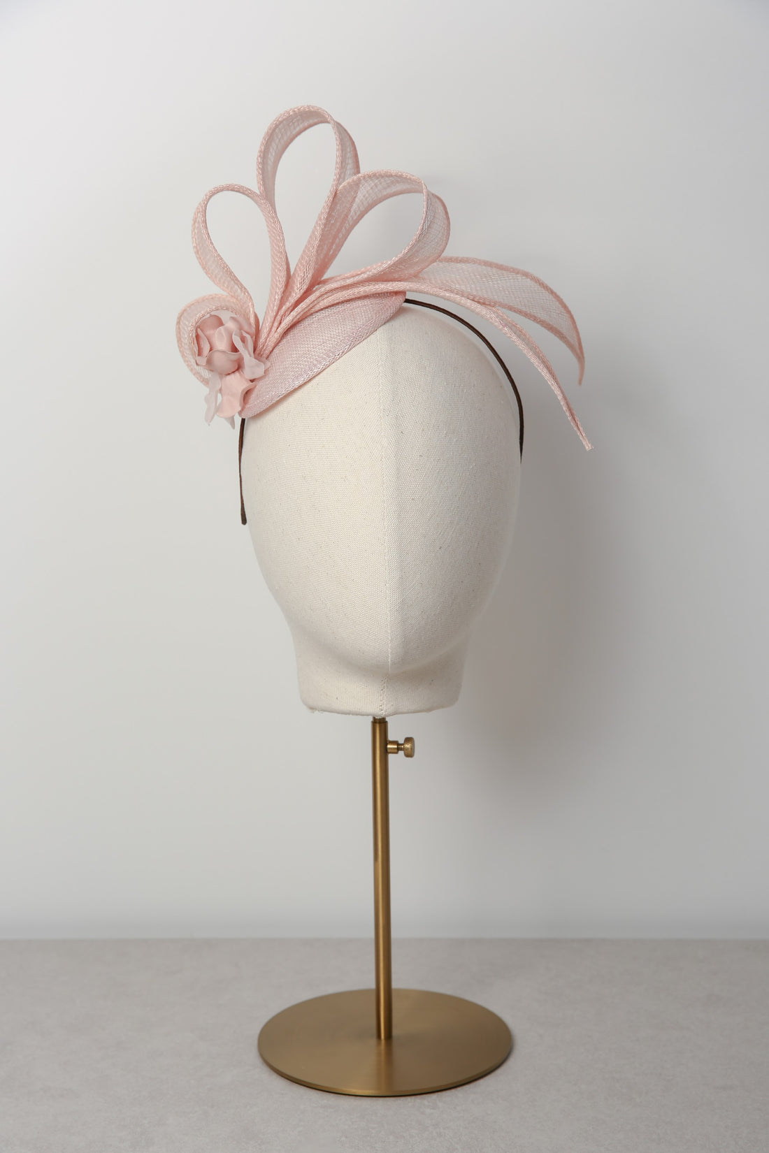 Zarlee Fascinator in Seashell
