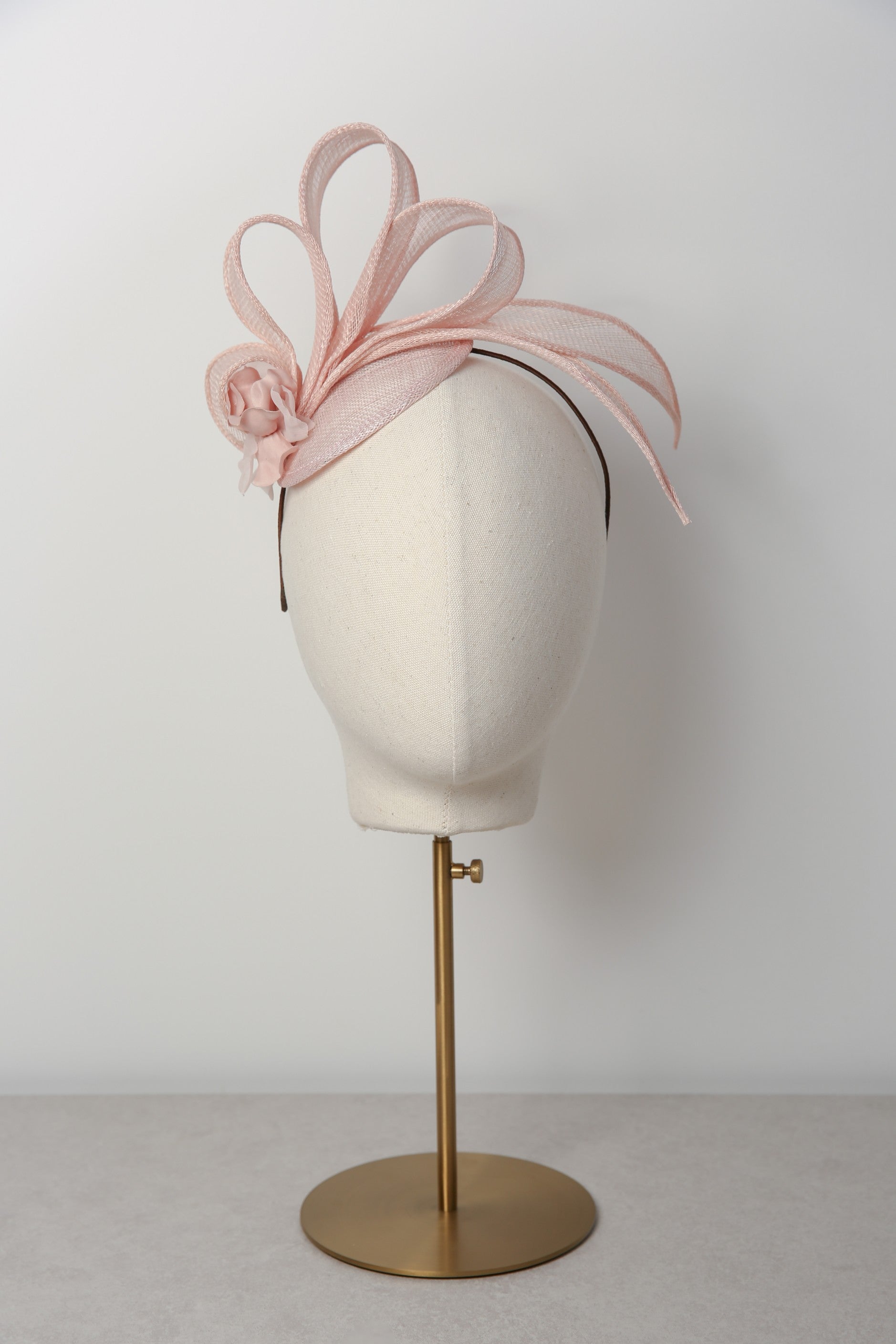 Zarlee Fascinator in Seashell