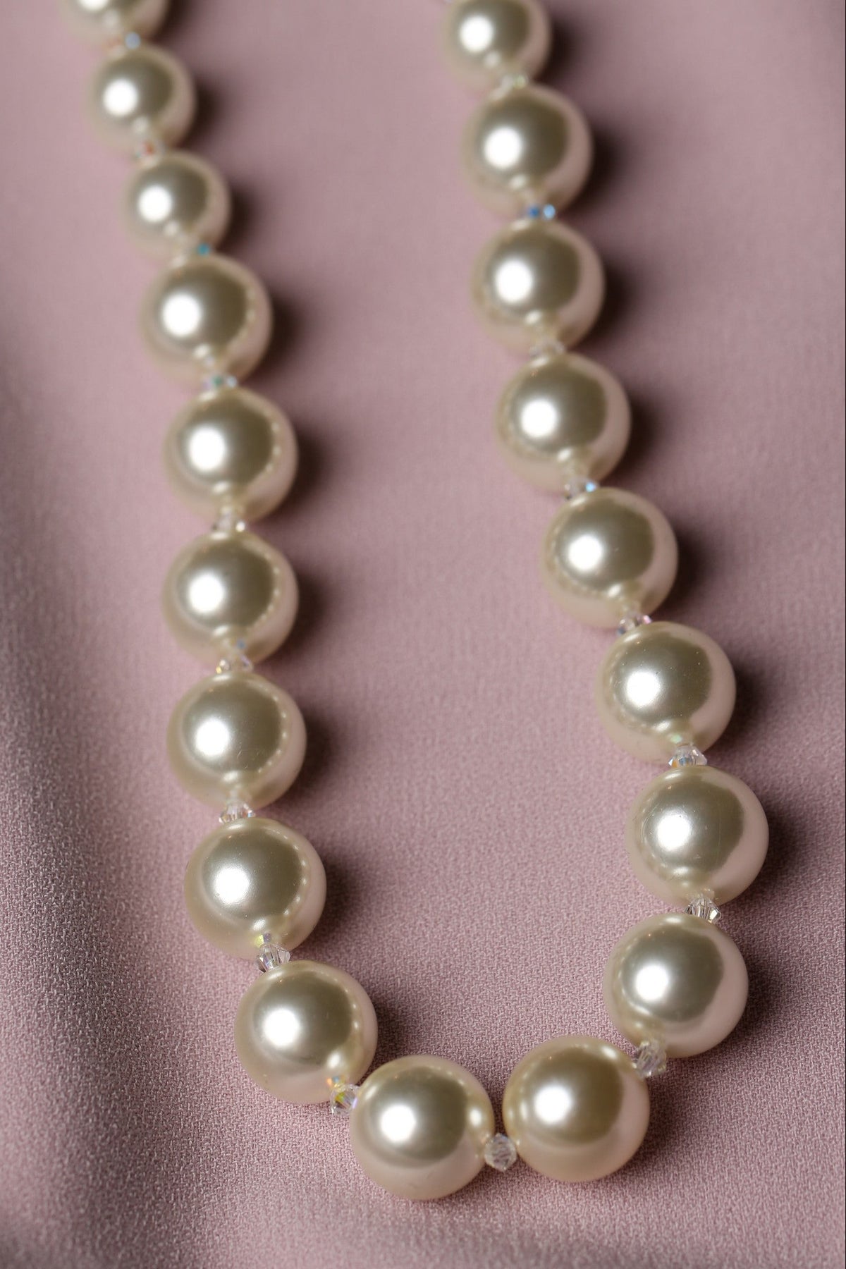 Modern Pearl and Crystal 18" Necklace in Cream and Silver