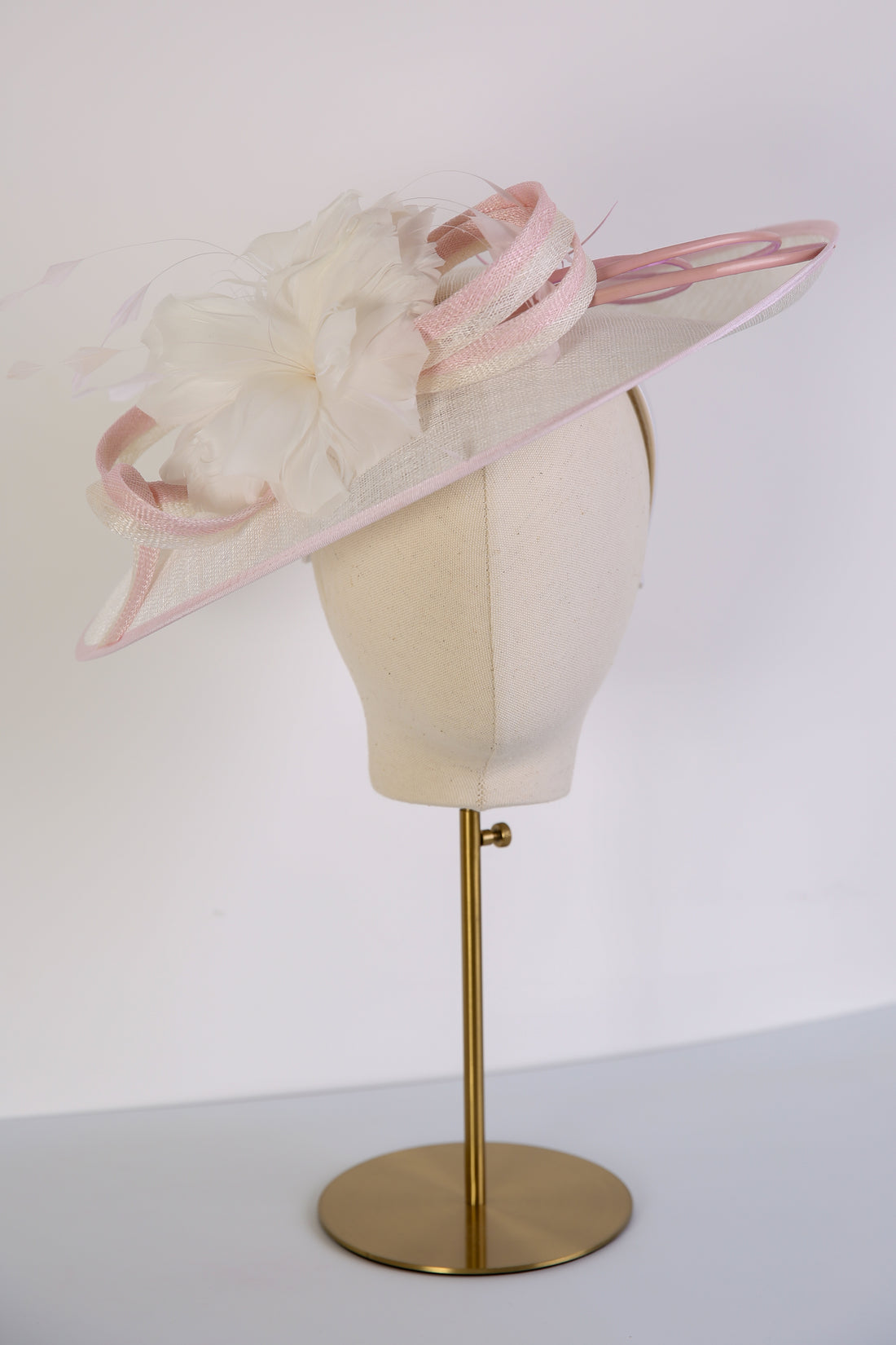 Condici Teardrop Fascinator in Cream Casablanca Rose
