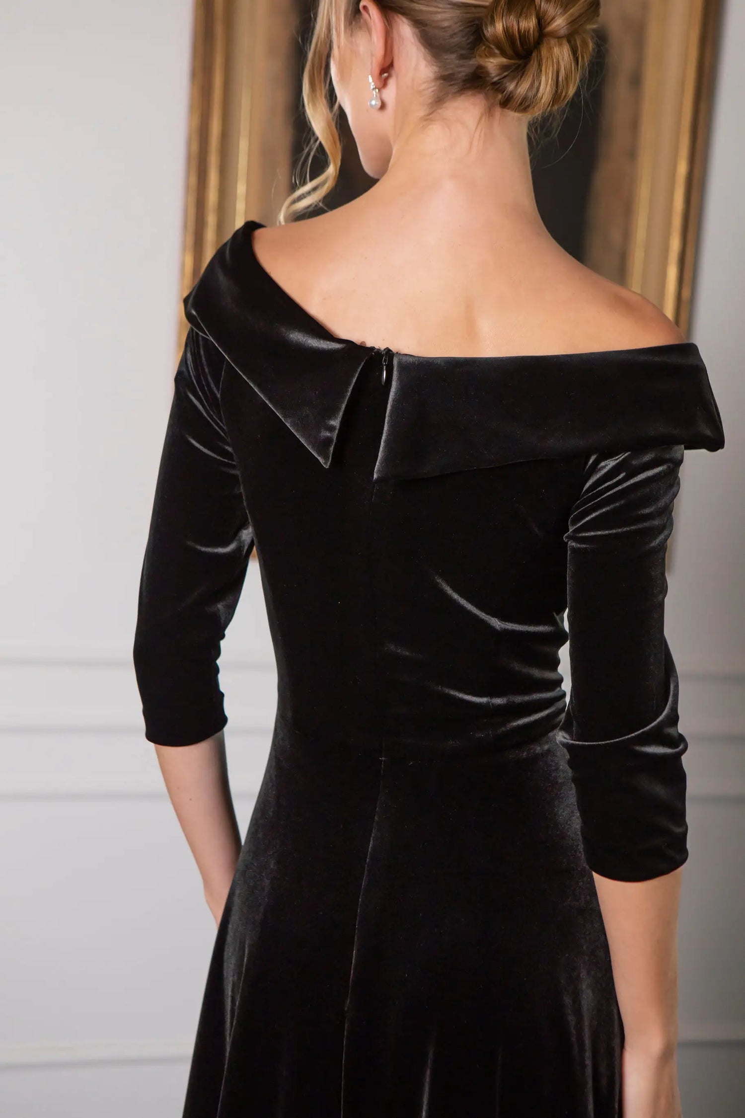 Bombshell Valentina Velvet Dress in Jet Black