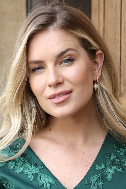 A close-up image of a woman&