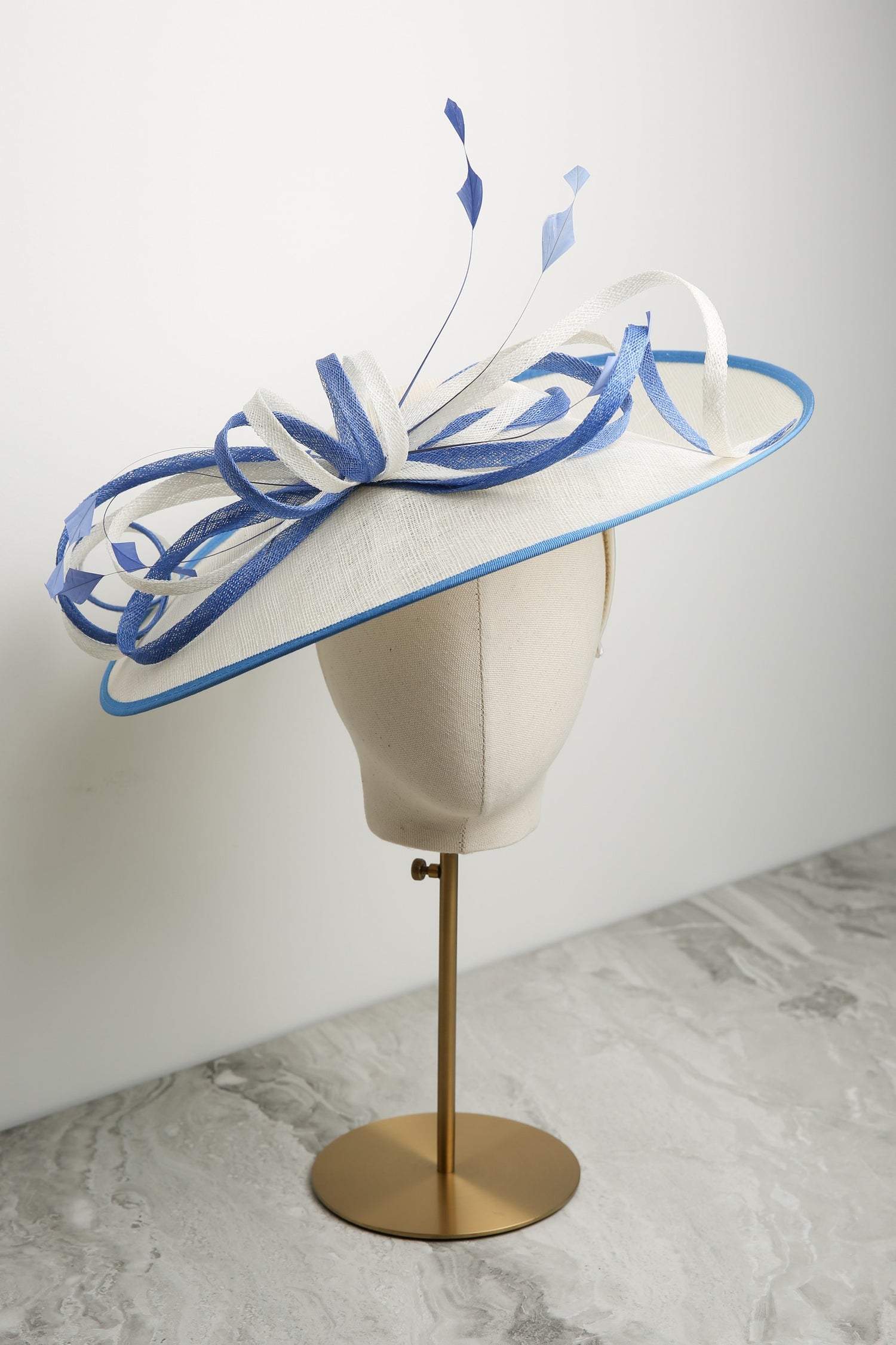 Ispirato Picture Perfect Fascinator with Contrast detail in Cream and Blue