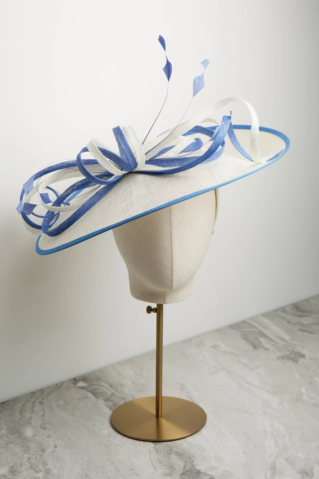 Ispirato Picture Perfect Fascinator with Contrast detail in Cream and Blue