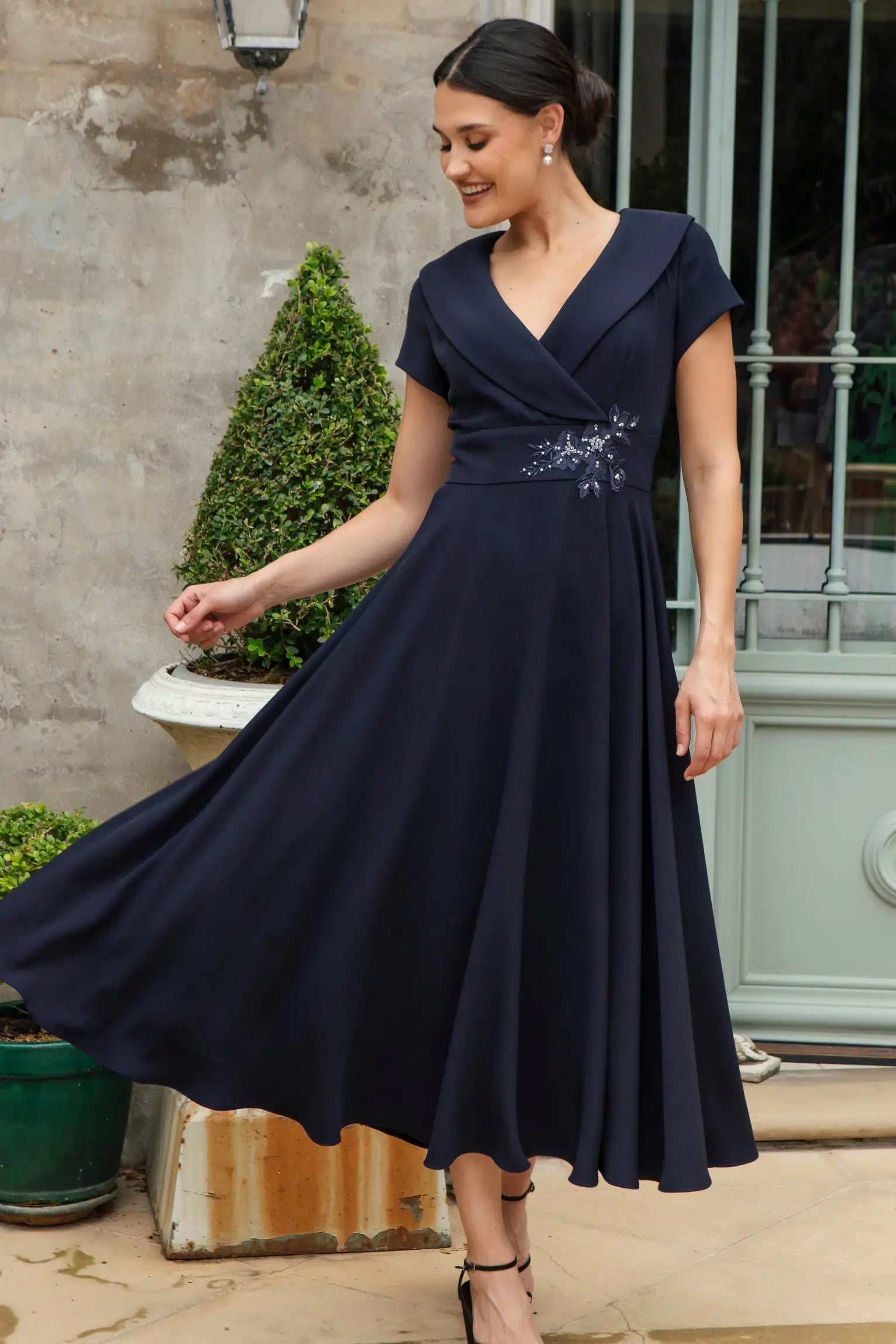 Ispirato Softly Flared Dress with Sleeves in Navy Blue