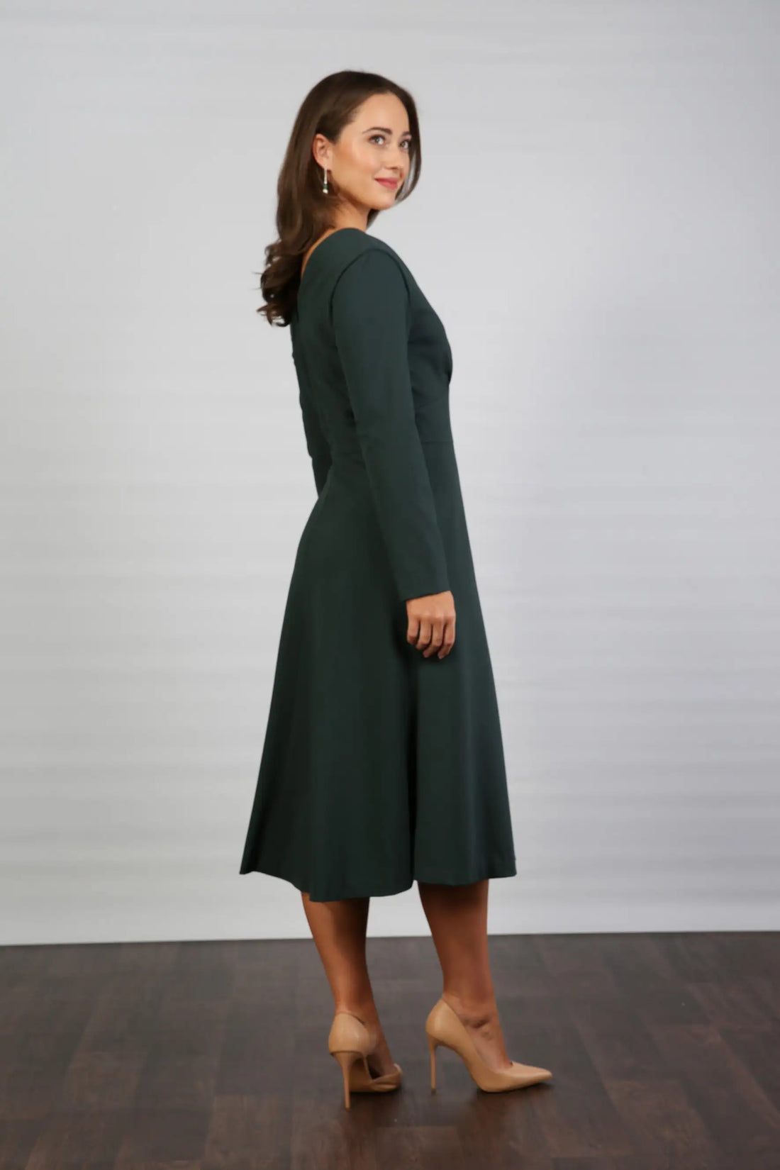 Lovett Long Sleeved Midi Dress in Dark Emerald Green